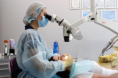 Международный день стоматолога в 2025 году: дата, история профессии, традиции праздника. Как поздравить зубного врача, что подарить